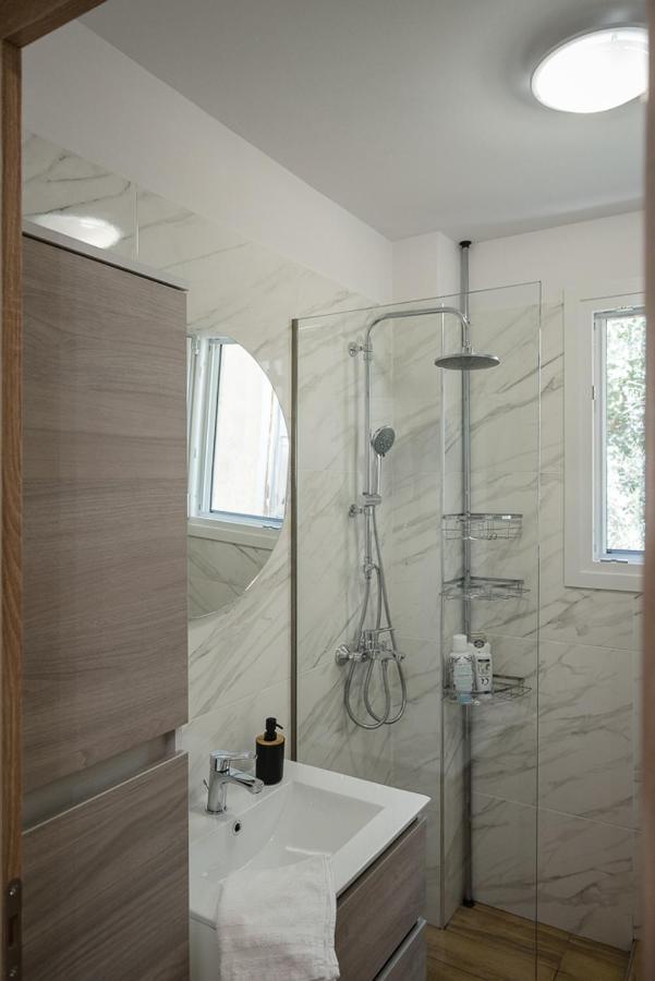 Az Modern Studio Volos Exterior photo